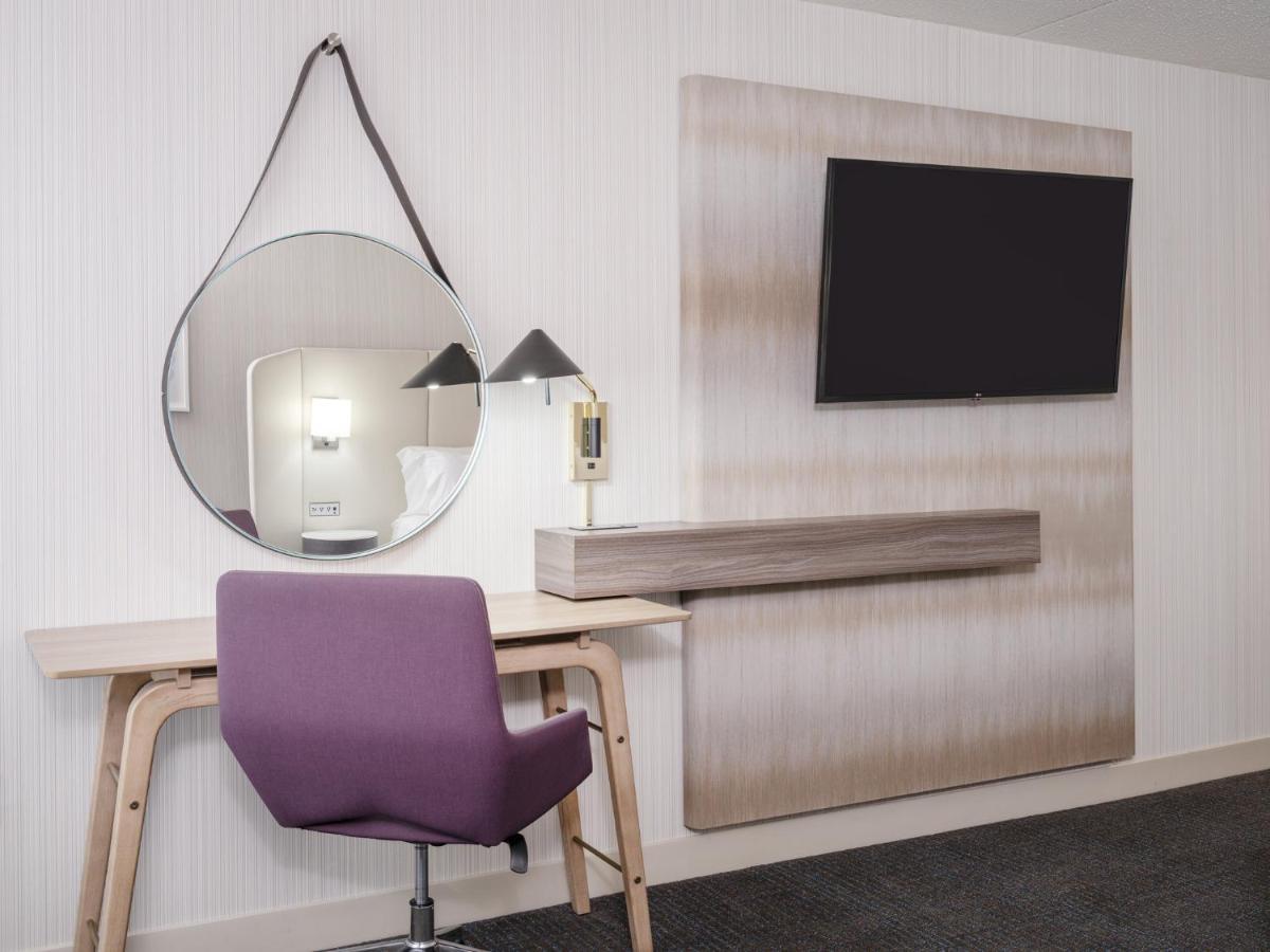 Hotel Crowne Plaza Indianapolis-Airport By Ihg Exterior foto