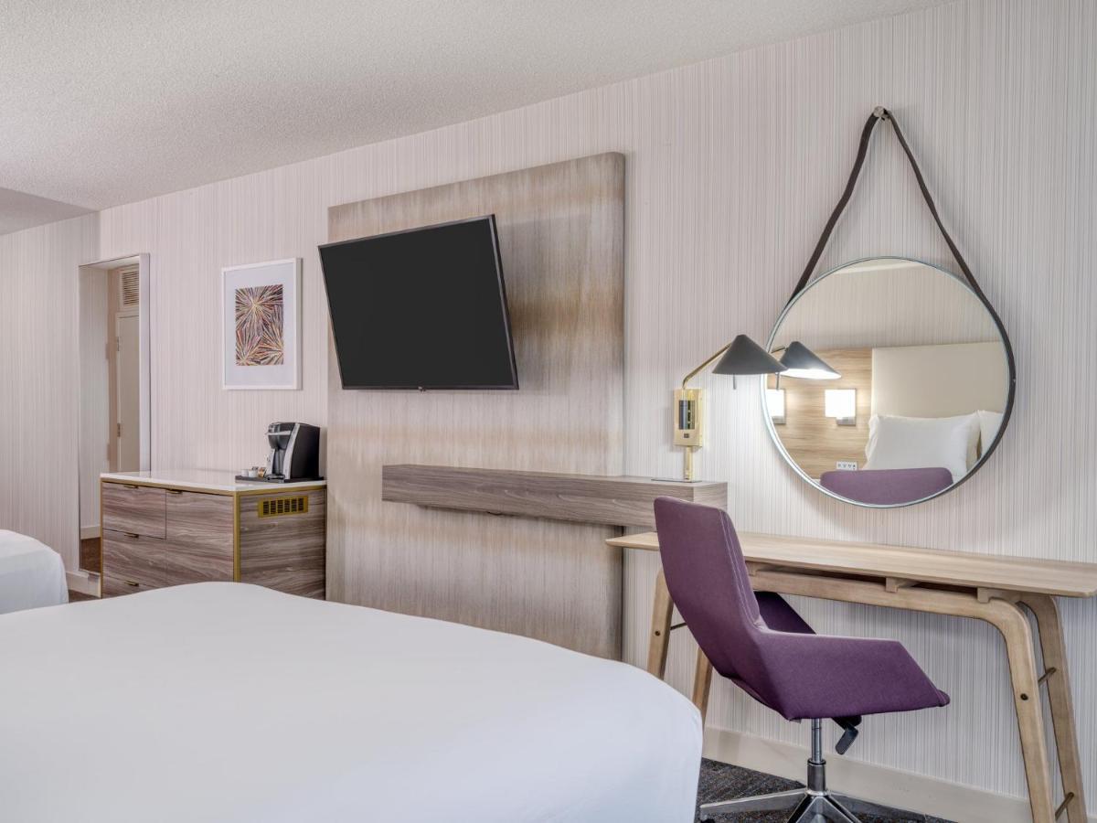 Hotel Crowne Plaza Indianapolis-Airport By Ihg Exterior foto