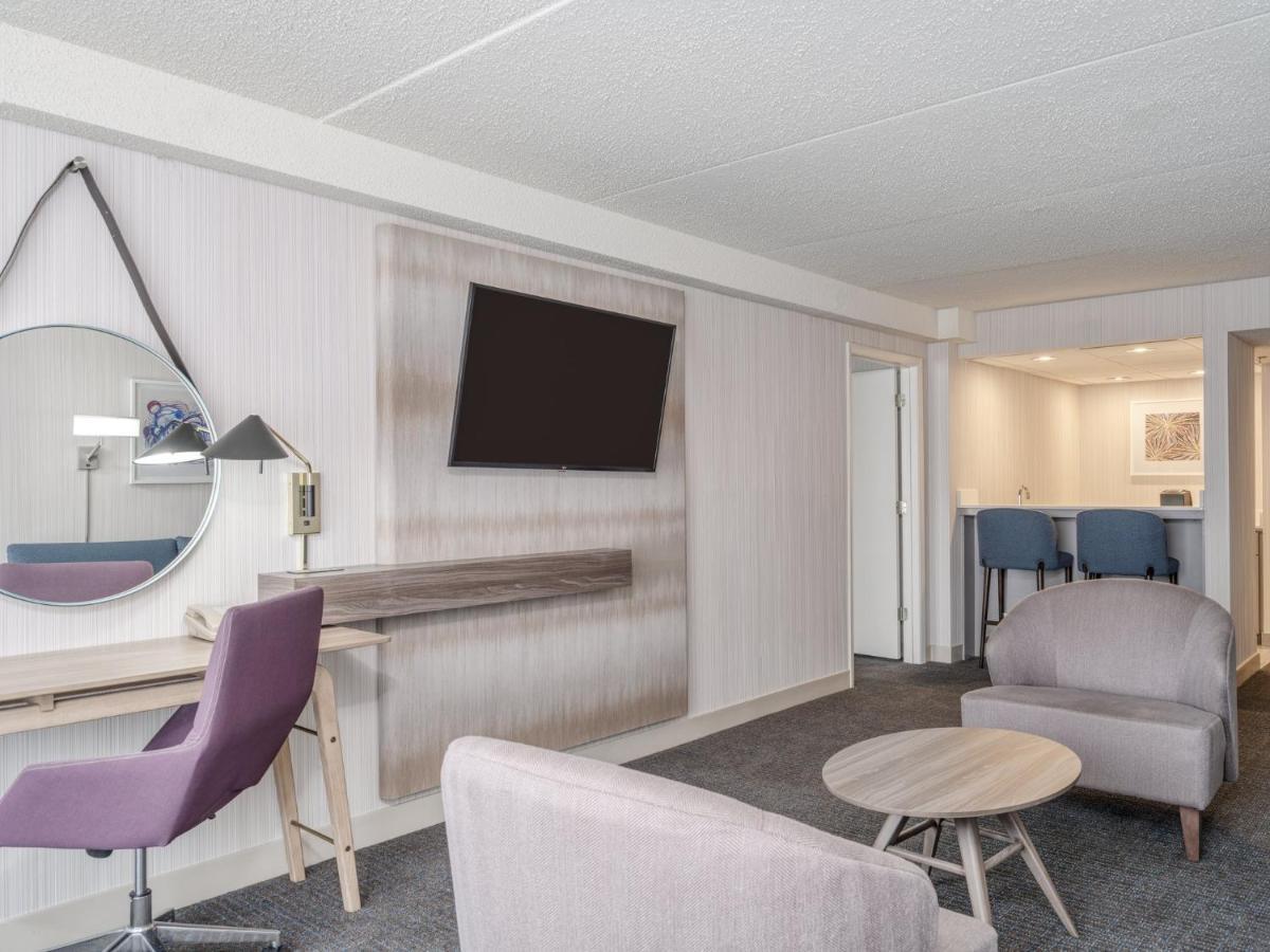 Hotel Crowne Plaza Indianapolis-Airport By Ihg Exterior foto