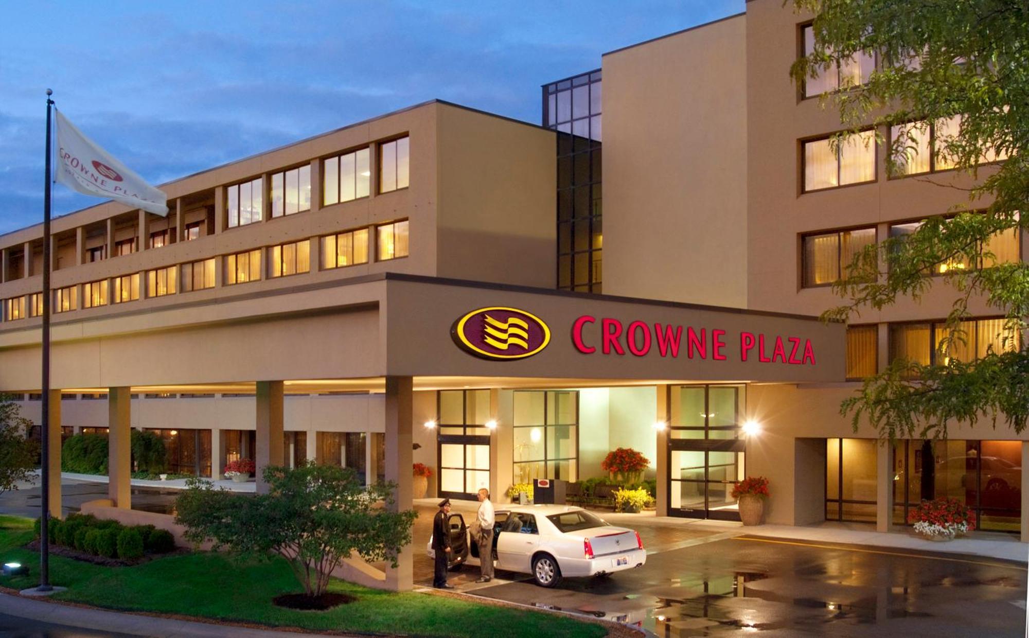 Hotel Crowne Plaza Indianapolis-Airport By Ihg Exterior foto